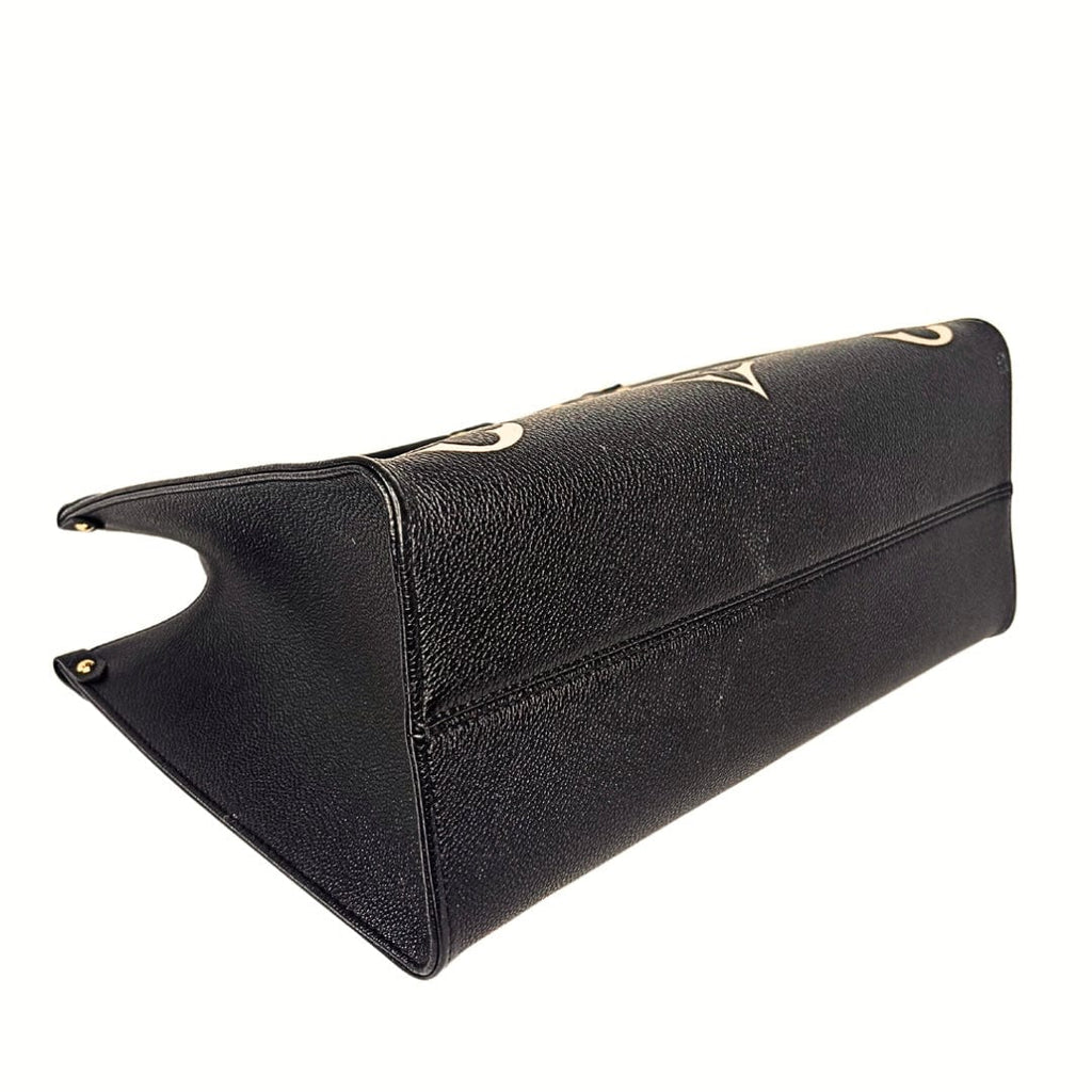 Louis Vuitton Monogram Giant OnTheGO MM