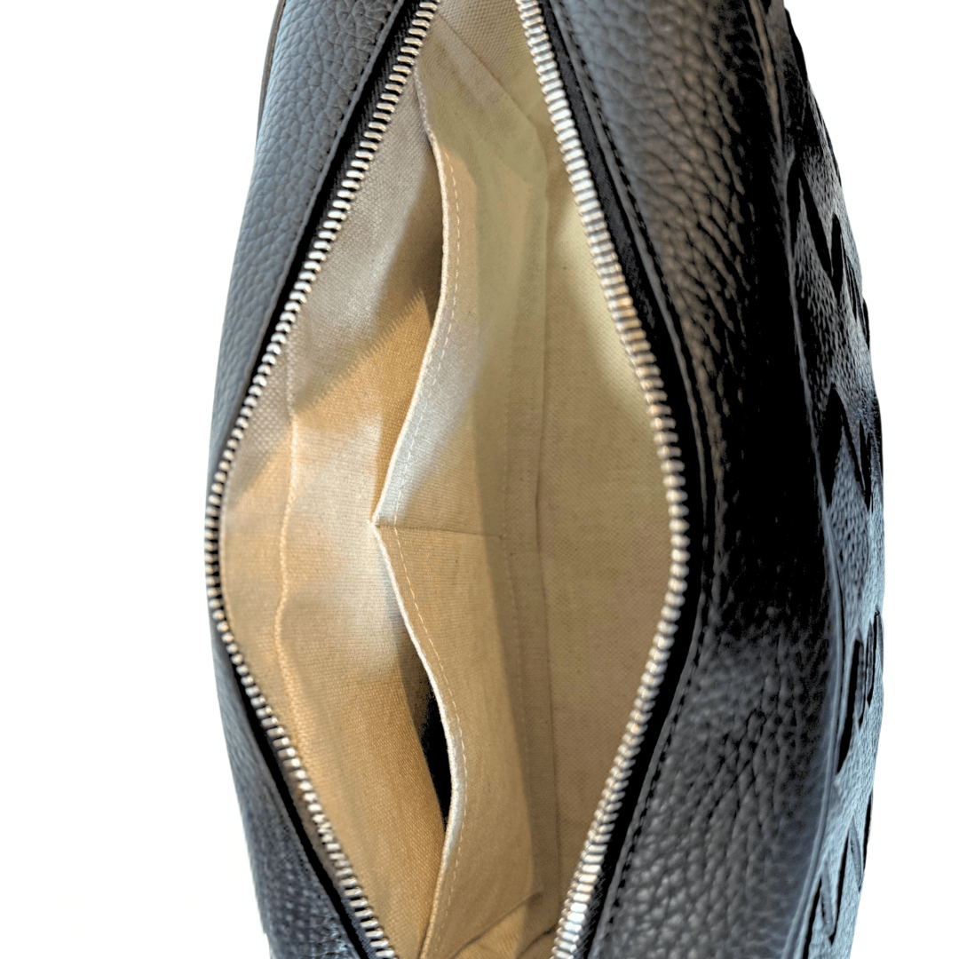 BOTTEGA VENETA正規品/送料関税込み INTRECCIATO Camera Bag Intrecciato leather camera bag in black - Bottega Veneta