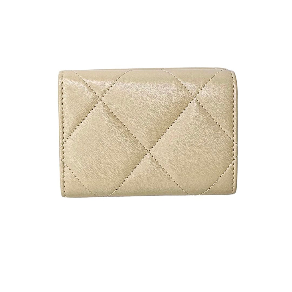 Chanel 19 Quilted Flap Card Case