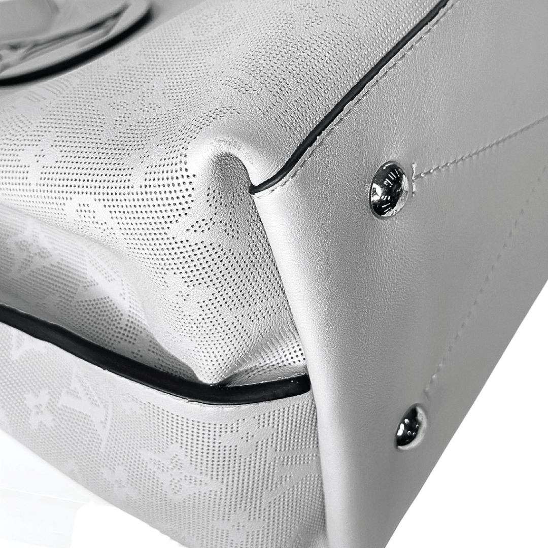 Louis Vuitton Reverse Mahina Carmel Hobo Gris Souris Gray