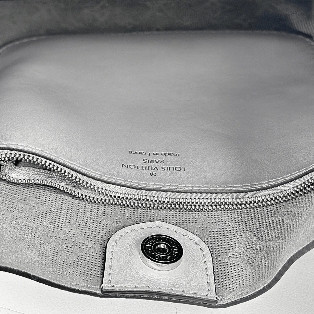 Louis Vuitton Reverse Mahina Carmel Hobo Gris Souris Gray