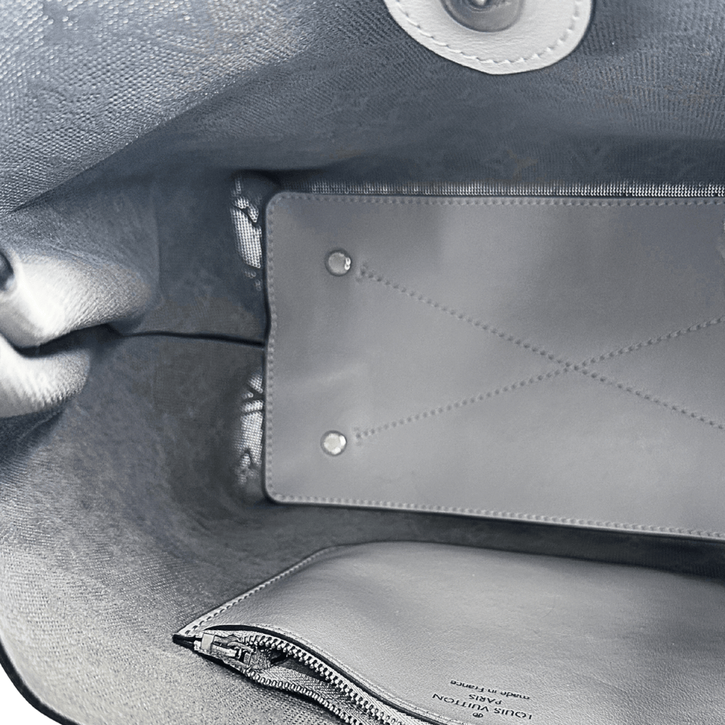 Louis Vuitton Reverse Mahina Carmel Hobo Gris Souris Gray