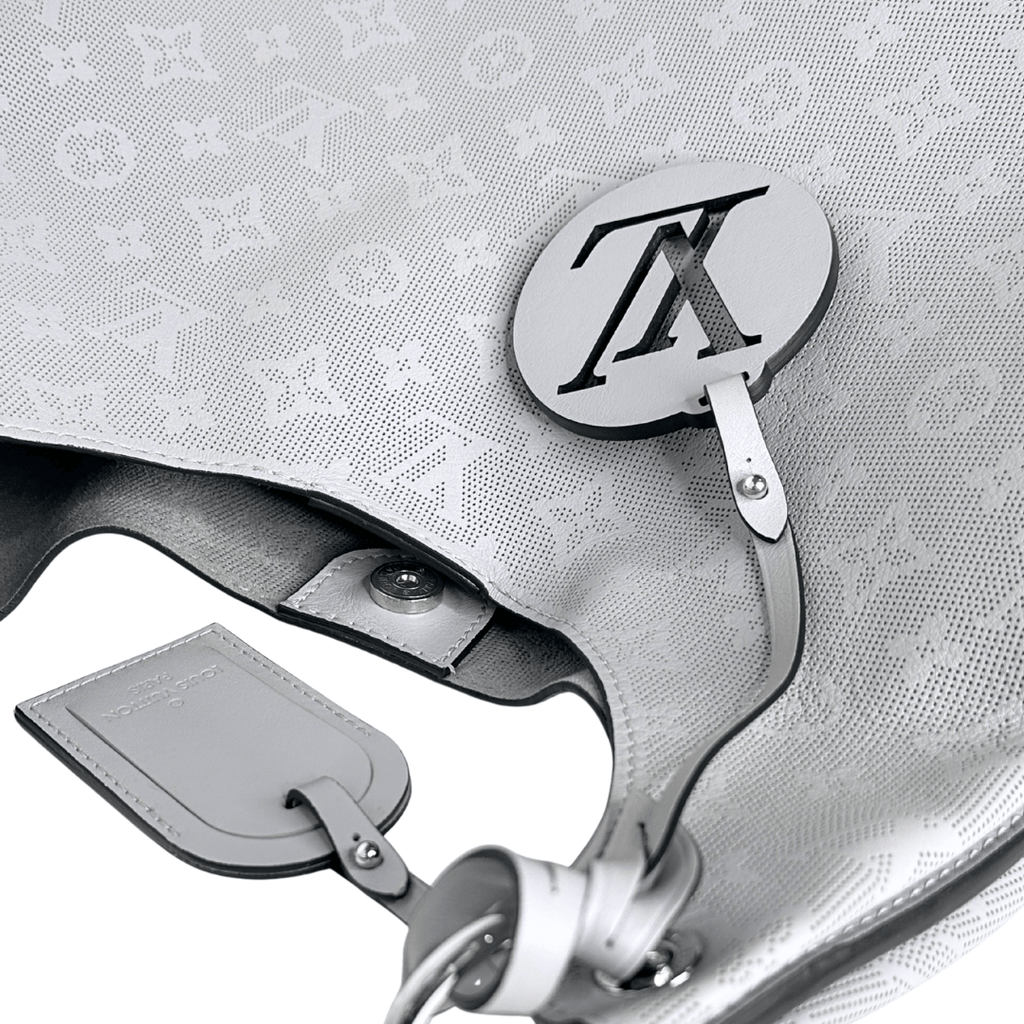 Louis Vuitton Reverse Mahina Carmel Hobo Gris Souris Gray