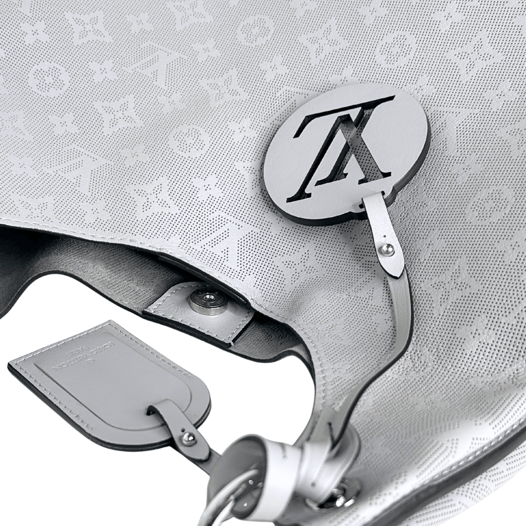 Louis Vuitton Reverse Mahina Carmel Hobo Gris Souris Gray