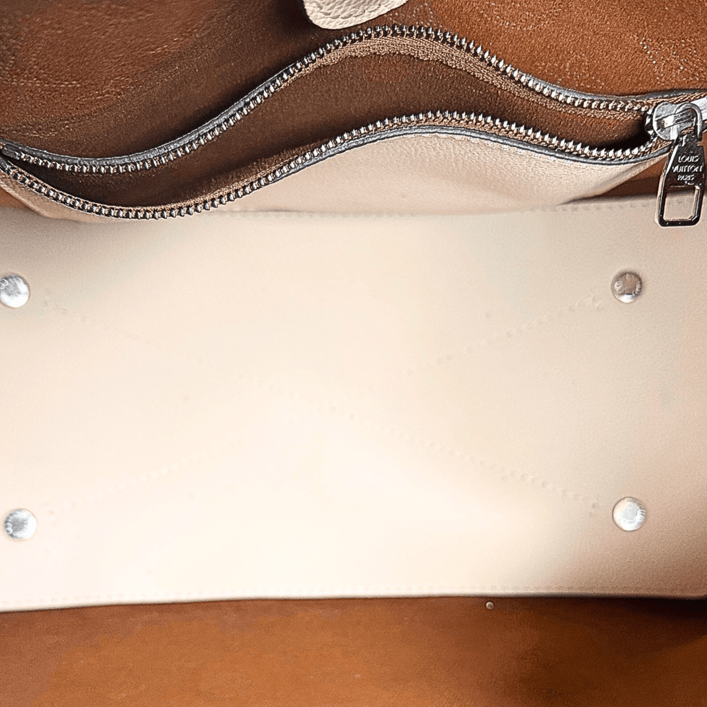 Louis Vuitton Monogram Mahina Carmel Hobo