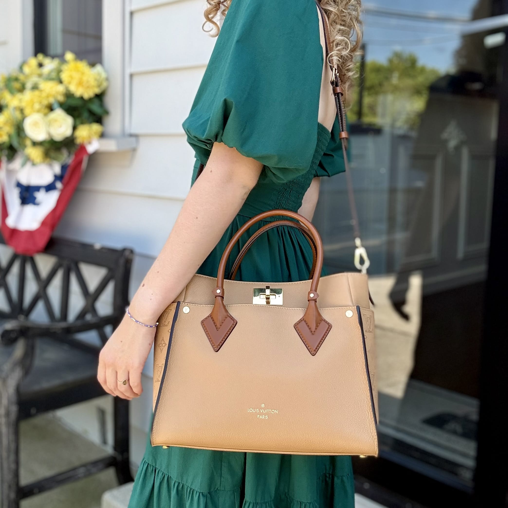 Louis Vuitton Arizona Mahina On My Side MM Tote w/ Strap