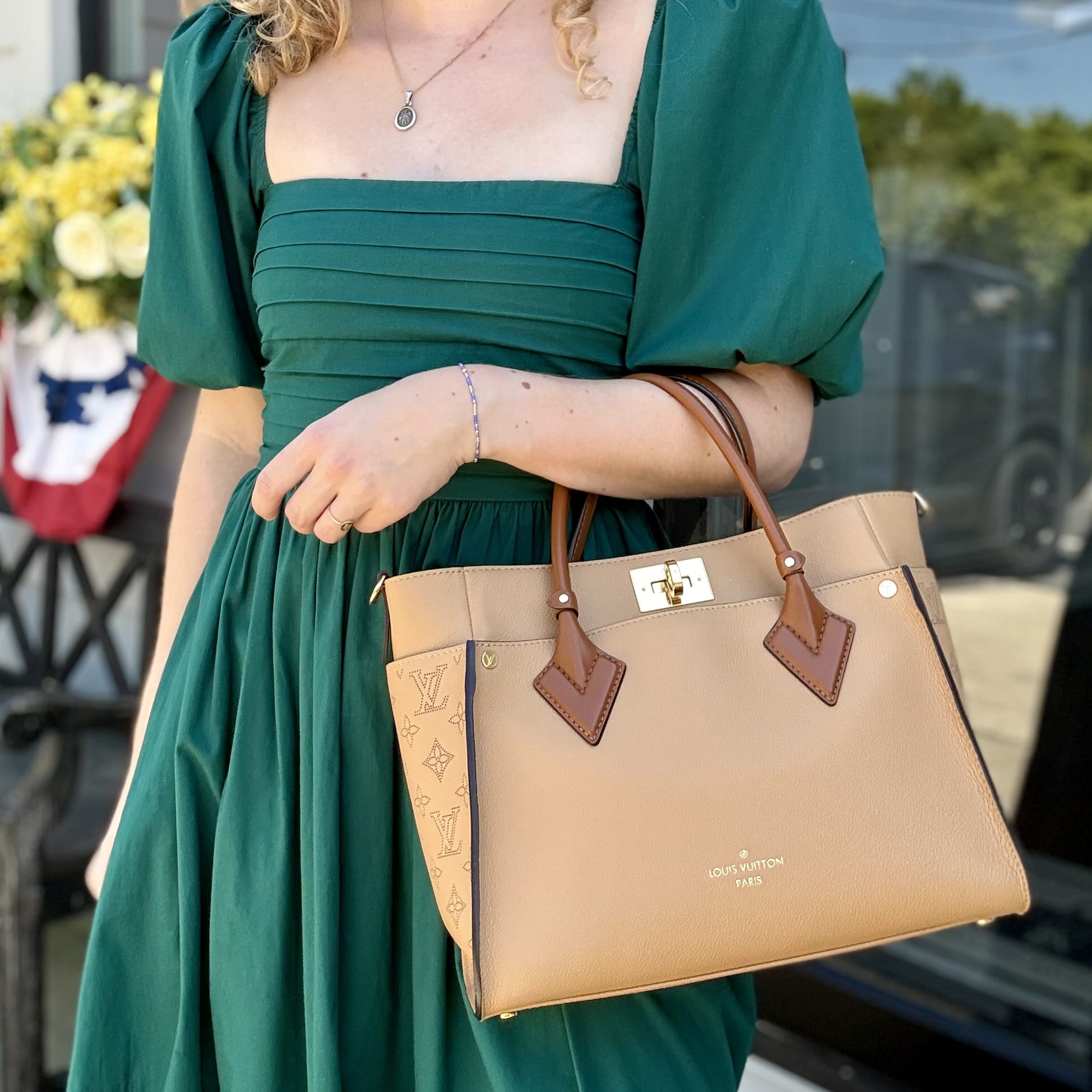 Louis Vuitton Arizona Mahina On My Side MM Tote w/ Strap