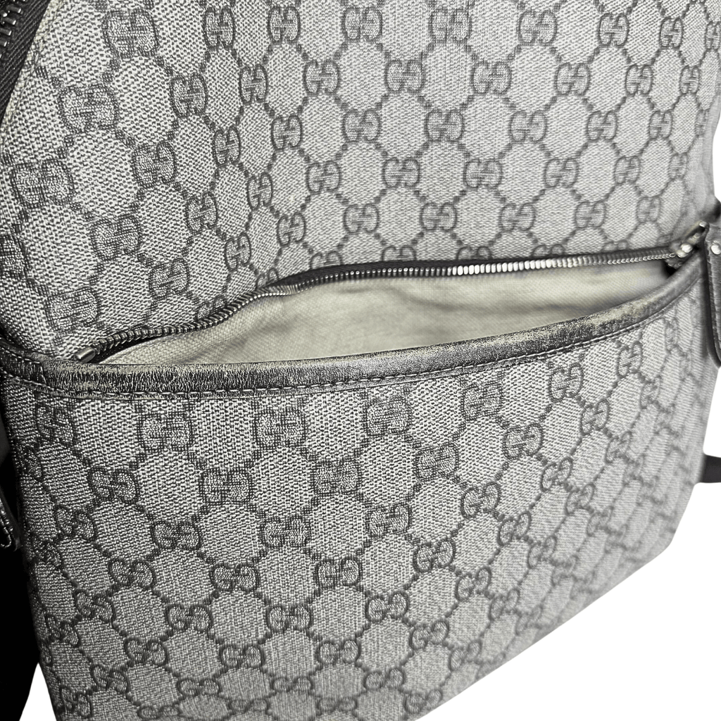 Gucci GG Supreme Medium Backpack