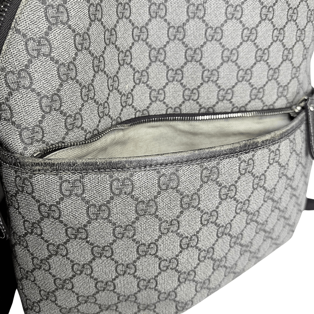 Gucci GG Supreme Medium Backpack