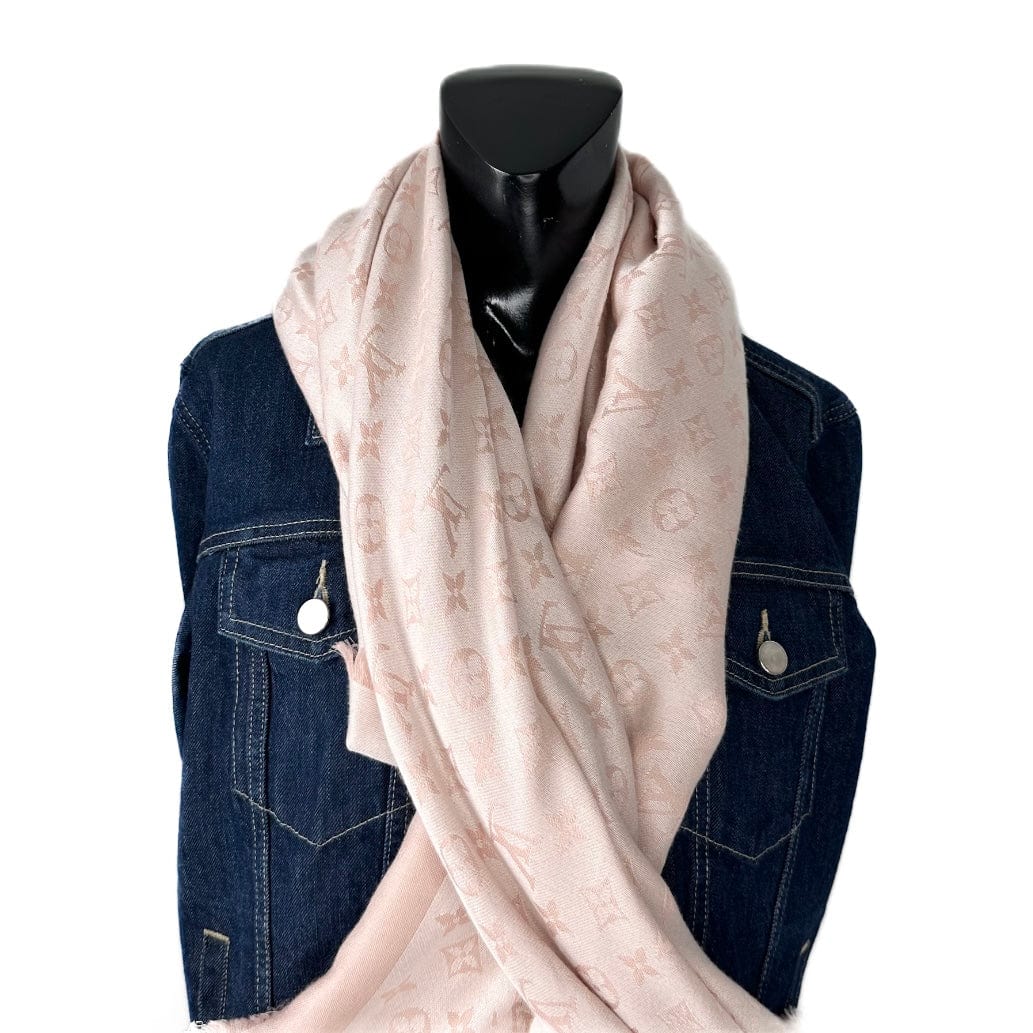 Louis Vuitton denim shawl  Louis vuitton scarf, Louis vuitton, Vuitton