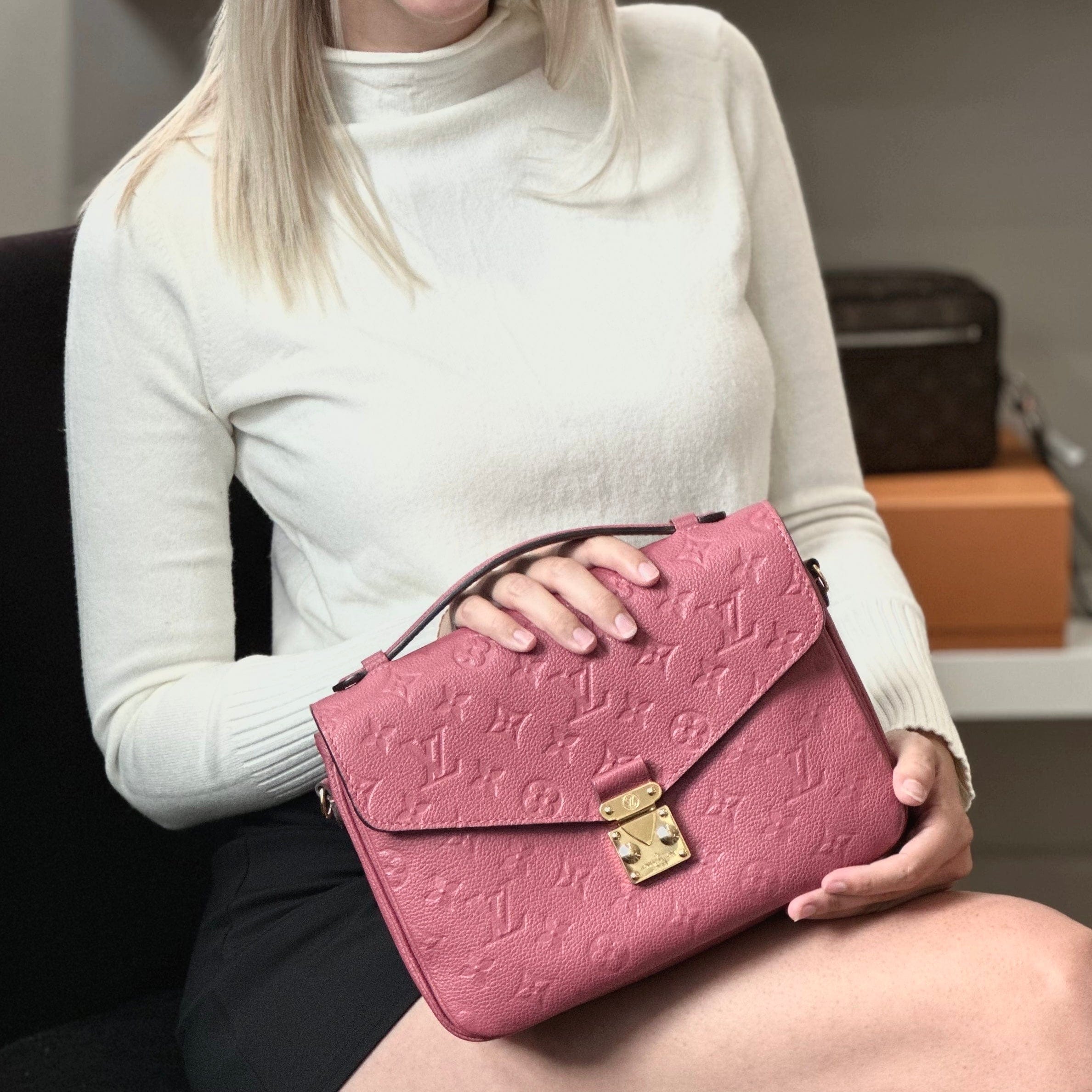 Pink pochette online metis