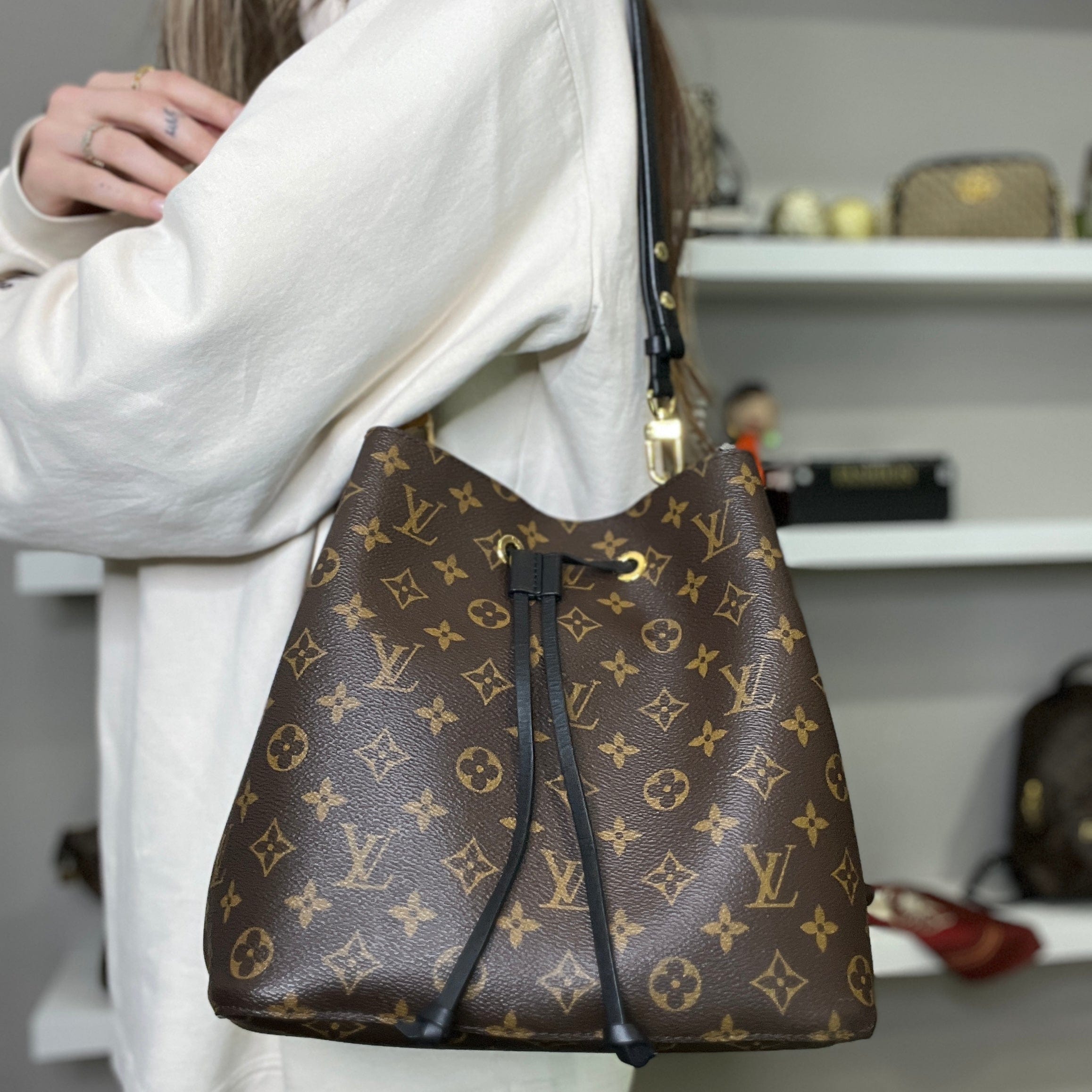 Shop Louis Vuitton NEONOE 2019-20FW Blended Fabrics Tassel Mothers Bags by  charoten